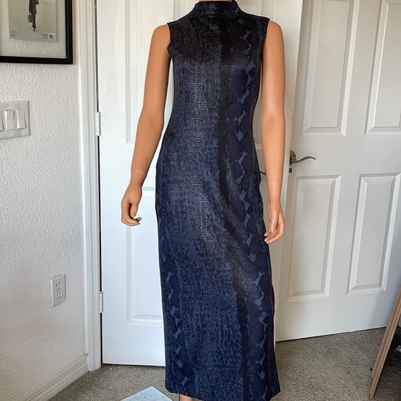 Beautiful Ms. J SNAKE PRINT MAXI DRESS. Size M. Dark blue w/muted gold. EUC - Picture 1 of 8